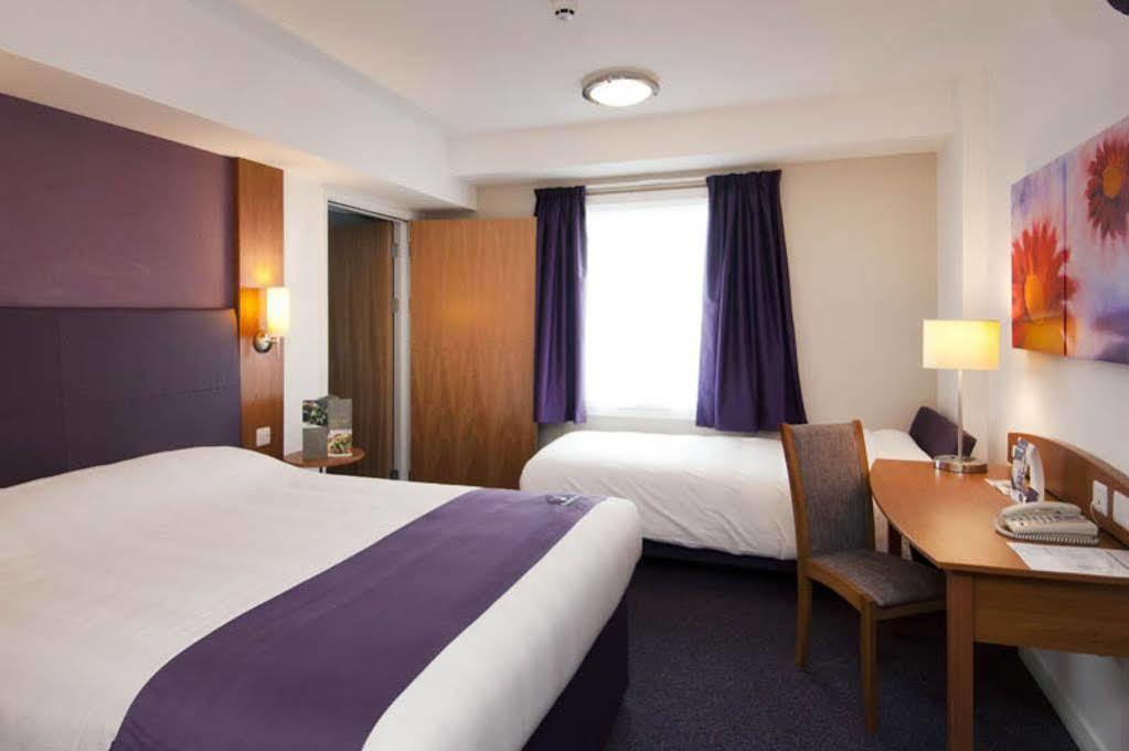 Premier Inn London 다게넘 외부 사진